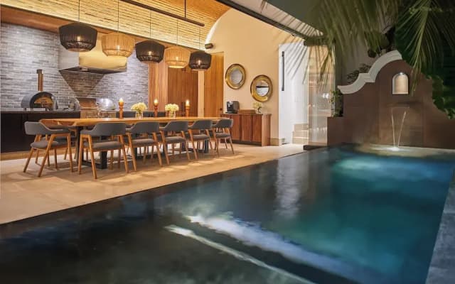 Singular Signature Residences