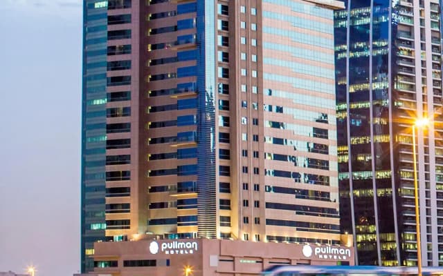 Pullman Dubai Jumeirah Lakes Towers - Hotel & Residence