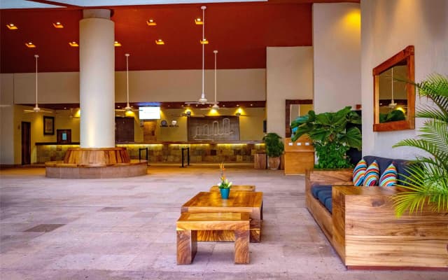 Las Brisas Huatulco – All Inclusive