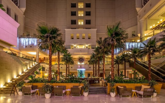 Phoenix Seagaia Ocean Tower