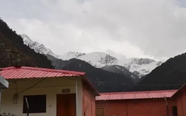 Yamunotri Cottages