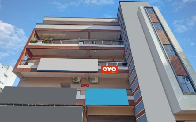 OYO Flagship 80633 Sai Mansion