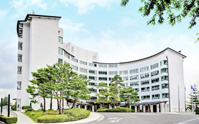 Cheongpung Resort Lake Hotel