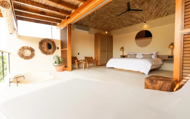 Casa Borka LUXURY FULLY FURNISHED BEACH CONDOS WITH POOL