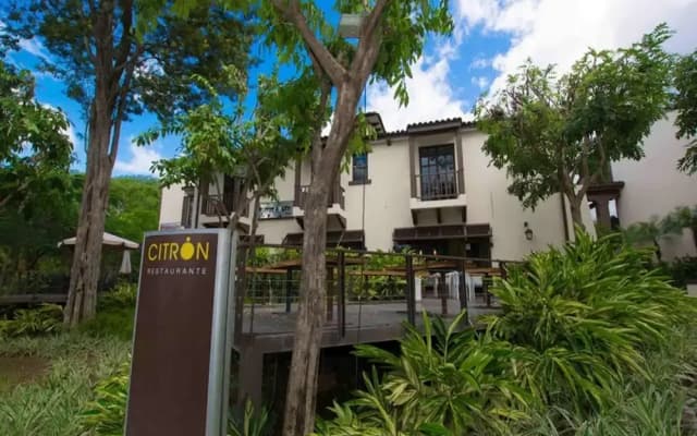 1-Bedroom Near Pool