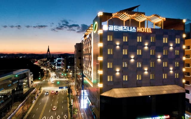 Golden Business Hotel