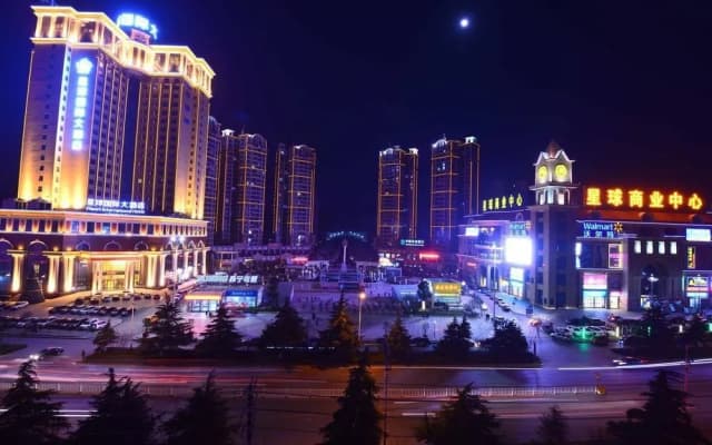 Planet International Hotel (Jingmen Duodao Wanda Branch)