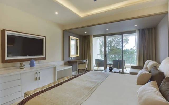 Breezes Grand Resort & Spa
