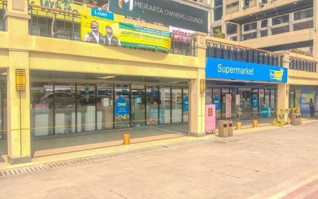 New Furnished and Enjoy 2BR at Meikarta Apartment