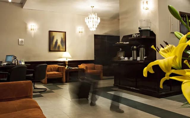 Camino Real Aparthotel, Downtown