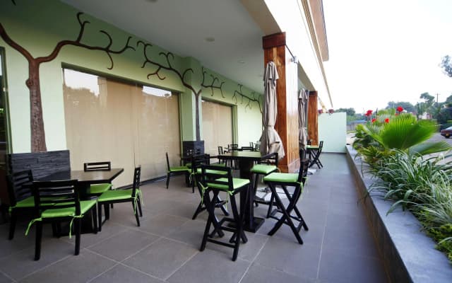 Отель Best Western Premier Garden Entebbe