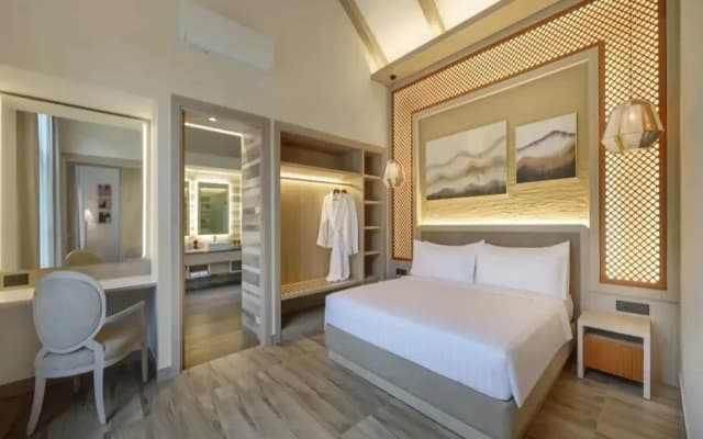 Himalayan Hideaway Resort Pokhara, The Centara Collection