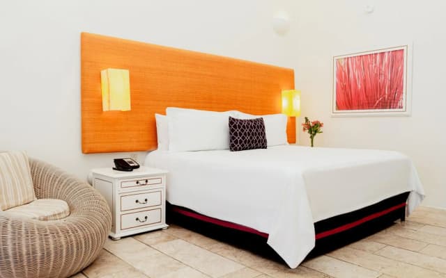 Camino Real Zaashila Huatulco