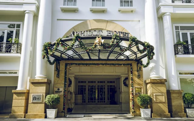 Apricot Hotel