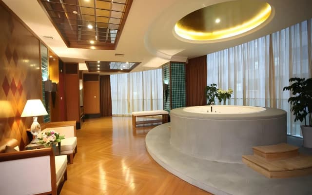 Yuncheng Jianguo Hotel