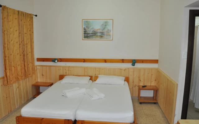 "Bakfar" Kfar Szold Country Lodging