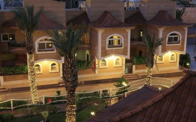 Meral Oasis Hotel Villas