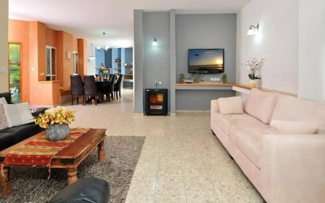 Villa & Lode Bat Galil