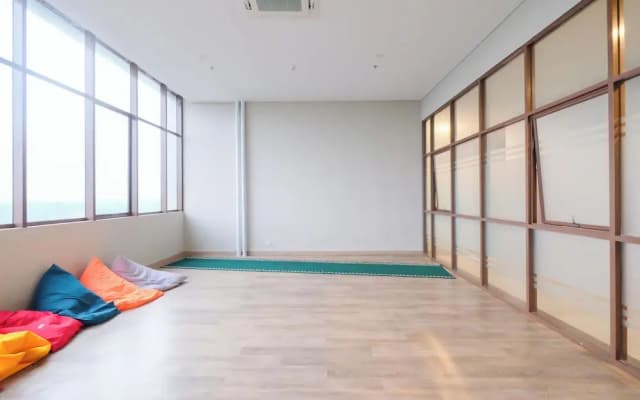 Homey And Minimalist 1Br Royal Sentul Park Apartment