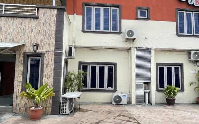 Отель Esporta Suites Lekki