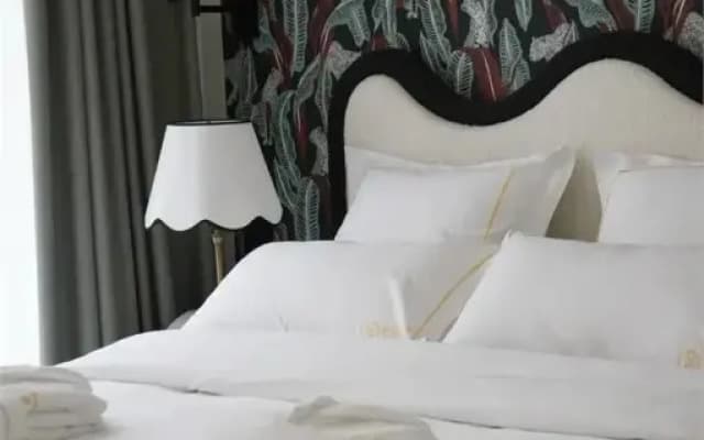 Mr.Just`s Hotel