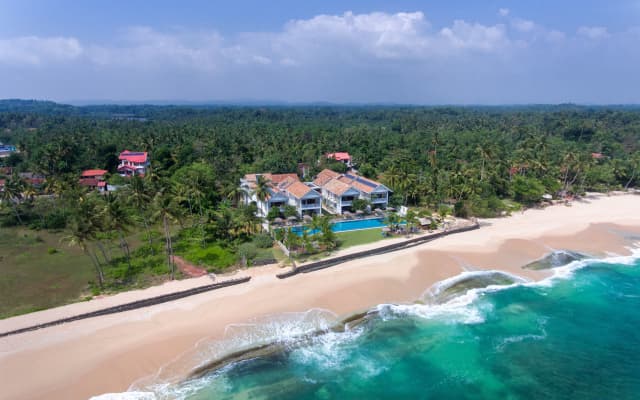 Курортный отель Sri Sharavi Beach Villas & Spa